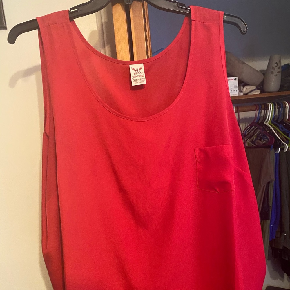 2 pocket tanks 3x